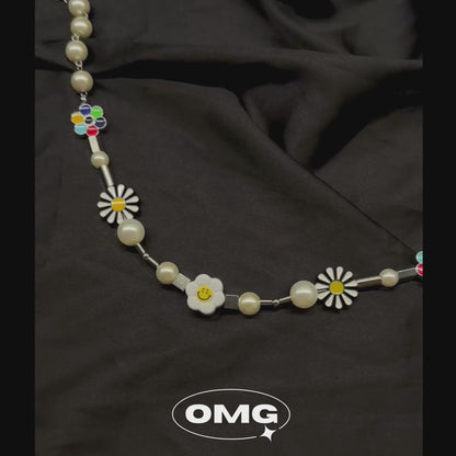 OMG - Y2K Daisy Smiley Face Pearl Men's Necklace